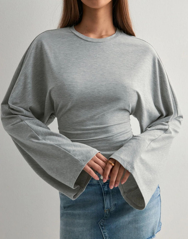 Kvinders cropped langærmet skjorte med brede flagrende ærmer Stilla