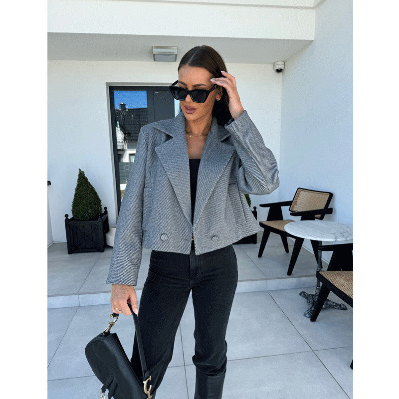 Dame moderigtig kort blazer Stilla