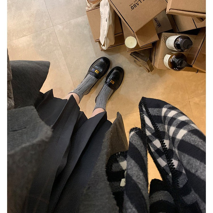 Elegante dames læder slippers med dekorative spænder Stilla