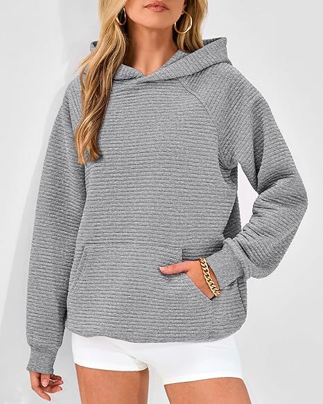 Dame hoodie med struktureret design og komfortabel pasform Stilla
