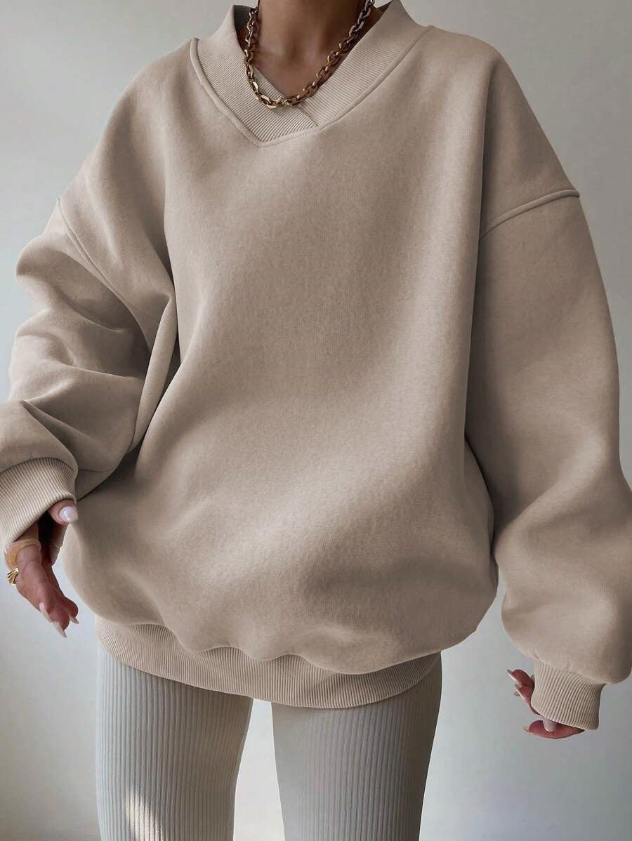 Kvindernes oversized sweatshirt med V-hals og brede ærmer Skovae