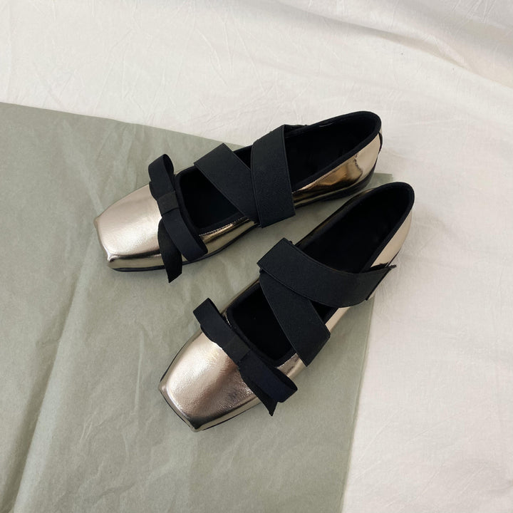 Kvindernes stilfulde Slip-On Sneakers med justerbare krydsremme Stilla