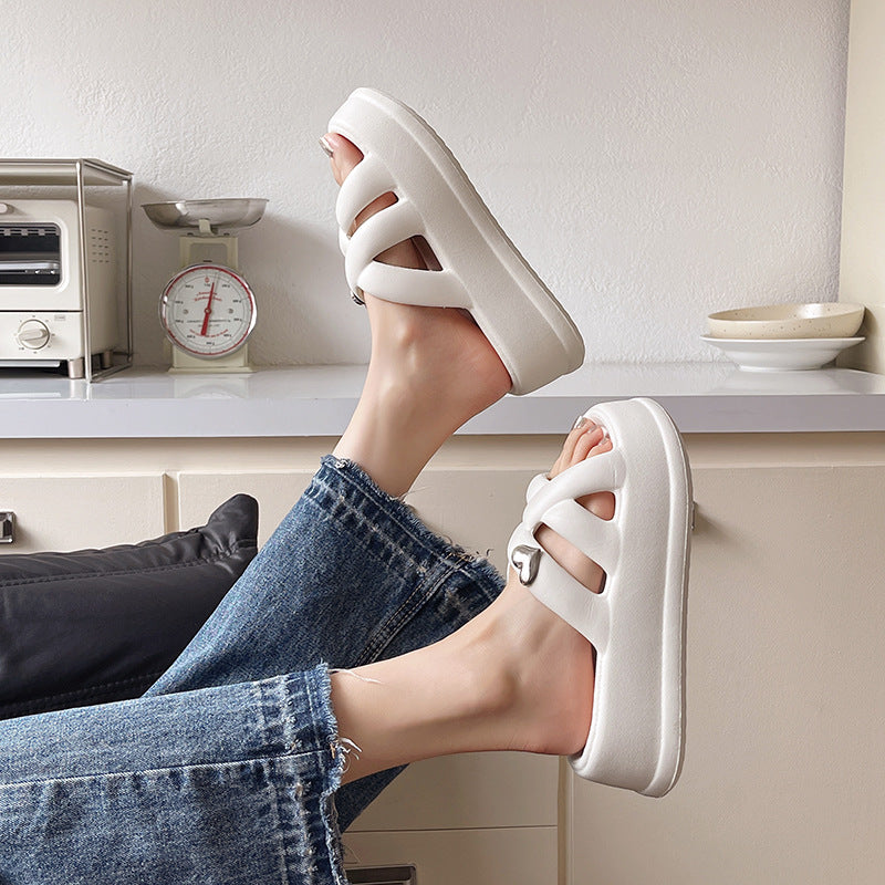 Dame mode clogs med hjerteformet detalje Stilla