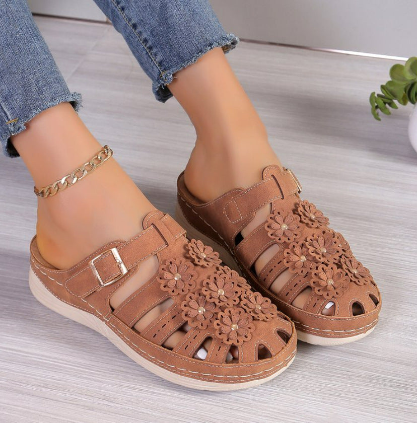 Dame sandaler med florale detaljer Stilla