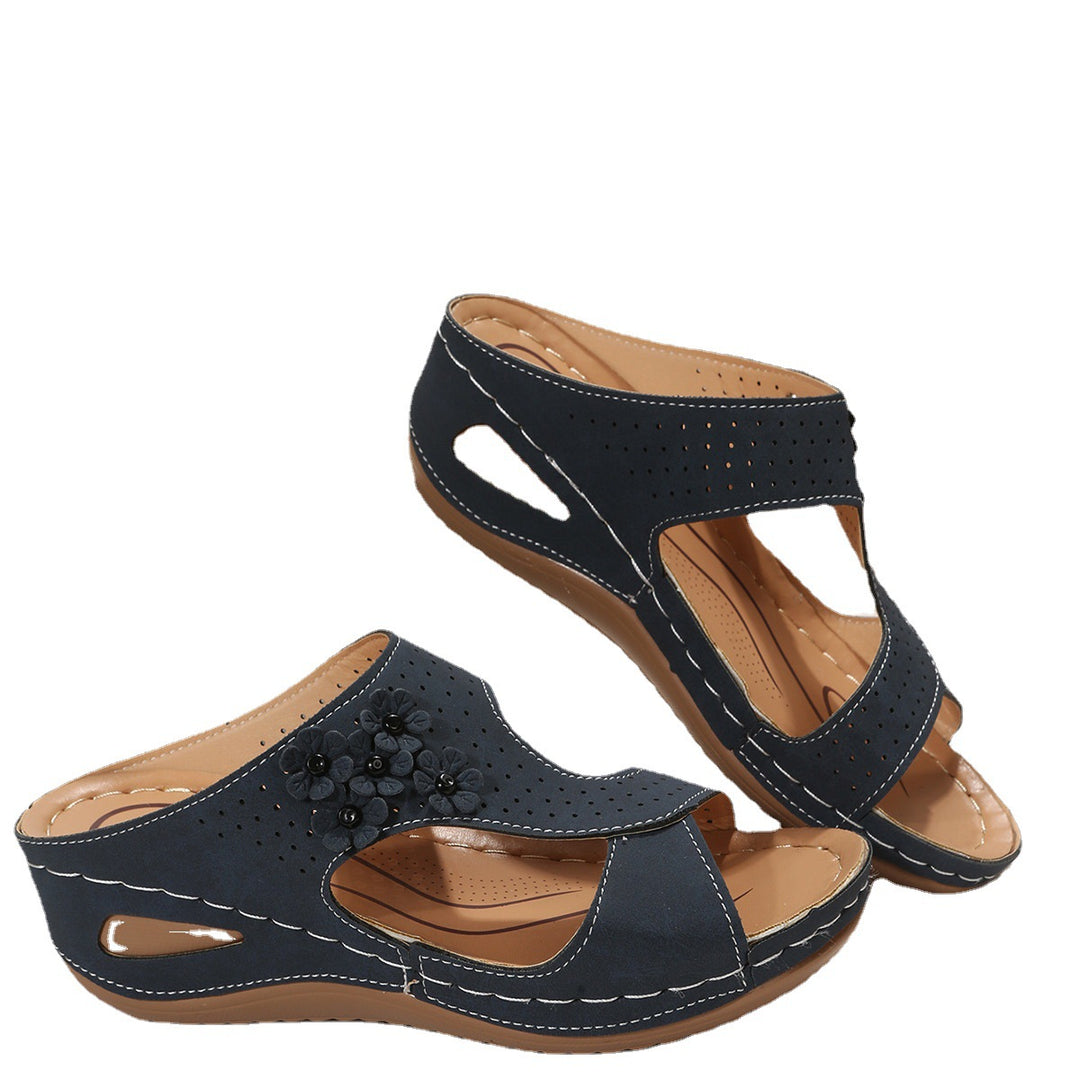 Damer Komfortable Wedge-sandaler med luftig overfladestruktur og elastiske remme Stilla