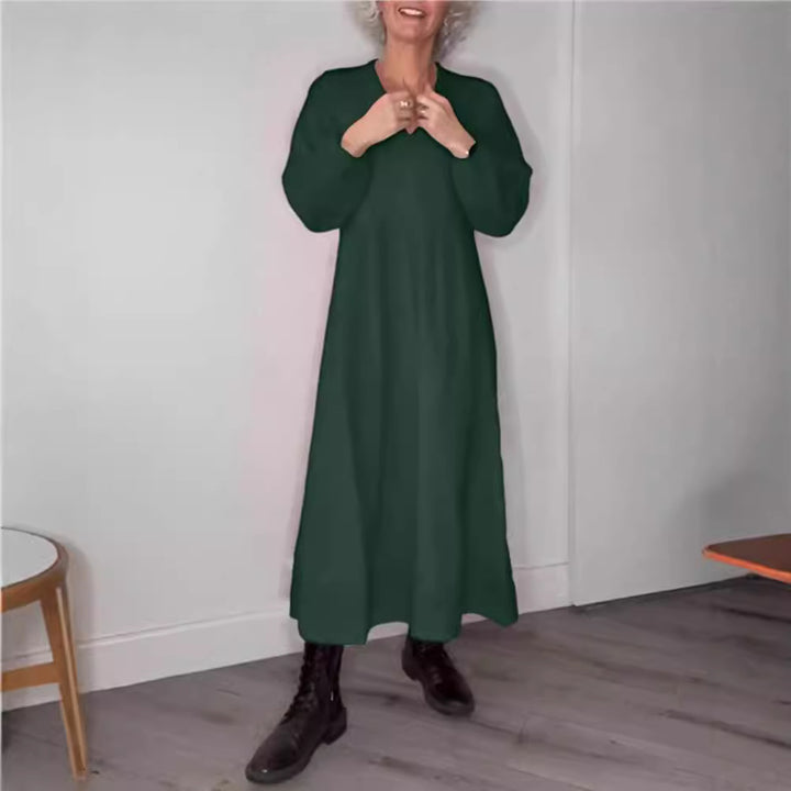 Dame maxikjole med løs pasform og elegant V-hals design Stilla