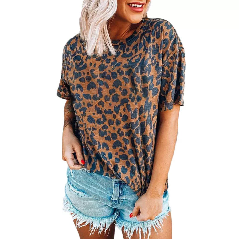 Dame afslappet leoprint T-shirt med blødt stof og løs pasform Stilla