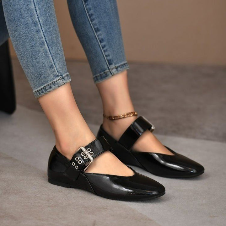 Femme Elegante Flade Sko med Justerbar Rem Stilla