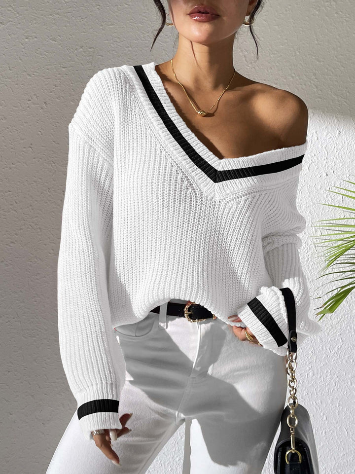 Dame blød V-hals strikpullover med moderne striber Stilla