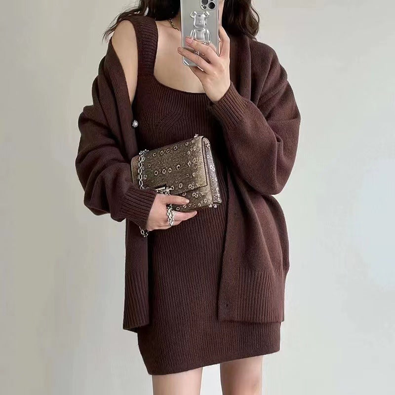 Kvinders strikket kjole i minimalistisk design med aftagelig cardigan Stilla