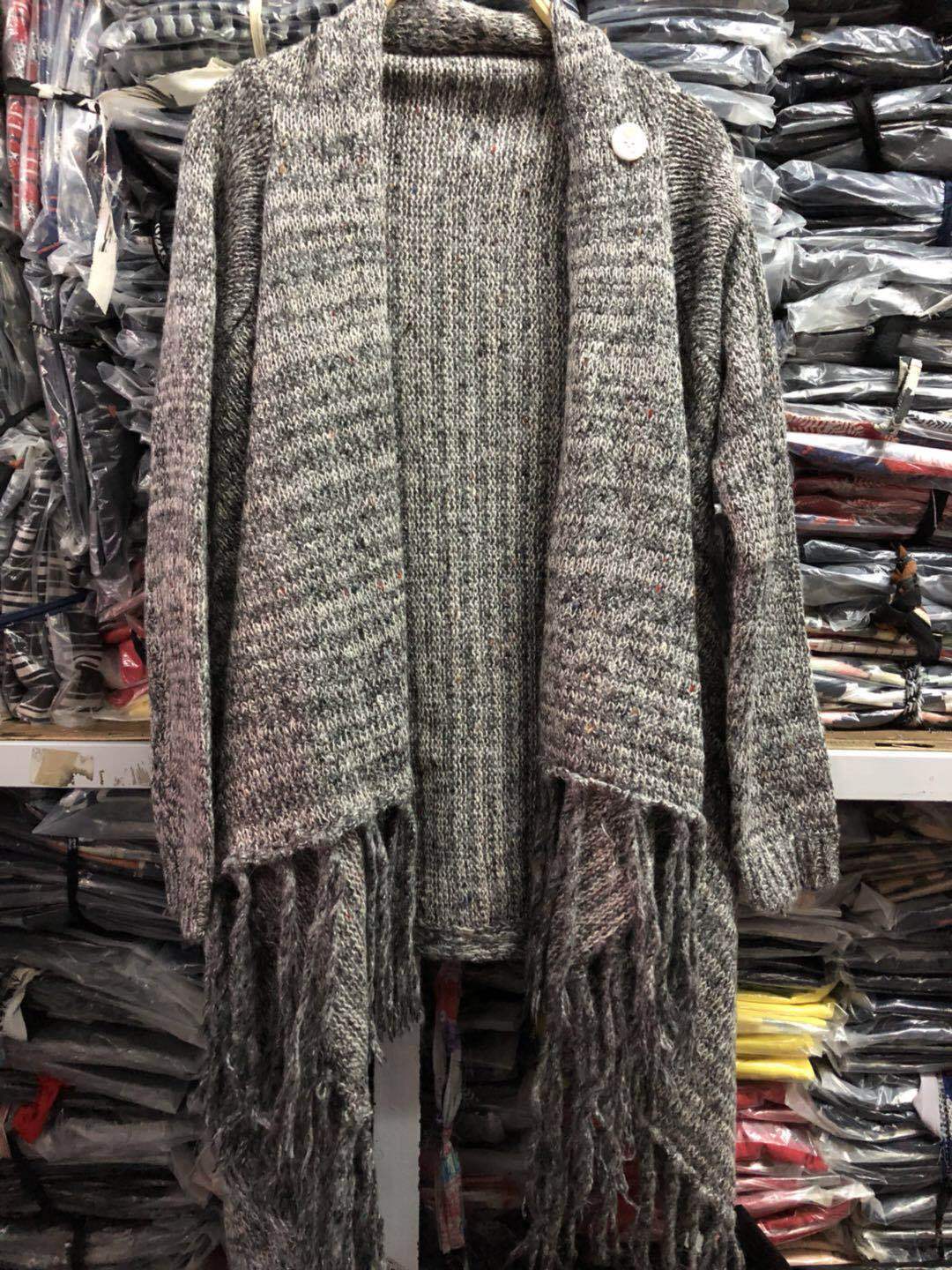 Kvindernes hyggelige poncho med frynser Stilla