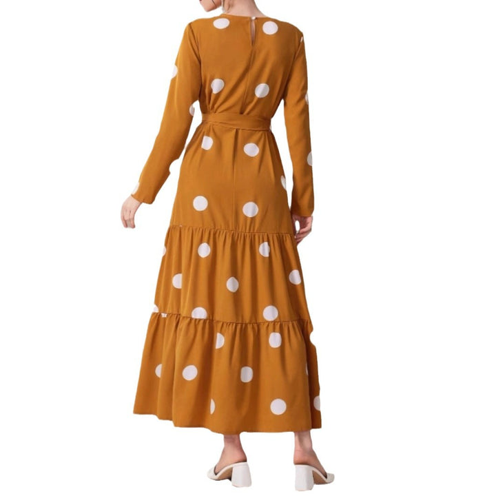 Dame Maxikjole med legende polka-dot mønster og elegant bindebælte Stilla