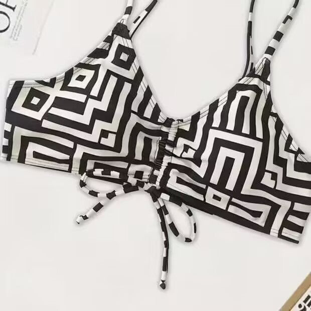Dame Sporty Bikini-sæt med kort top og high-waist shorts Stilla