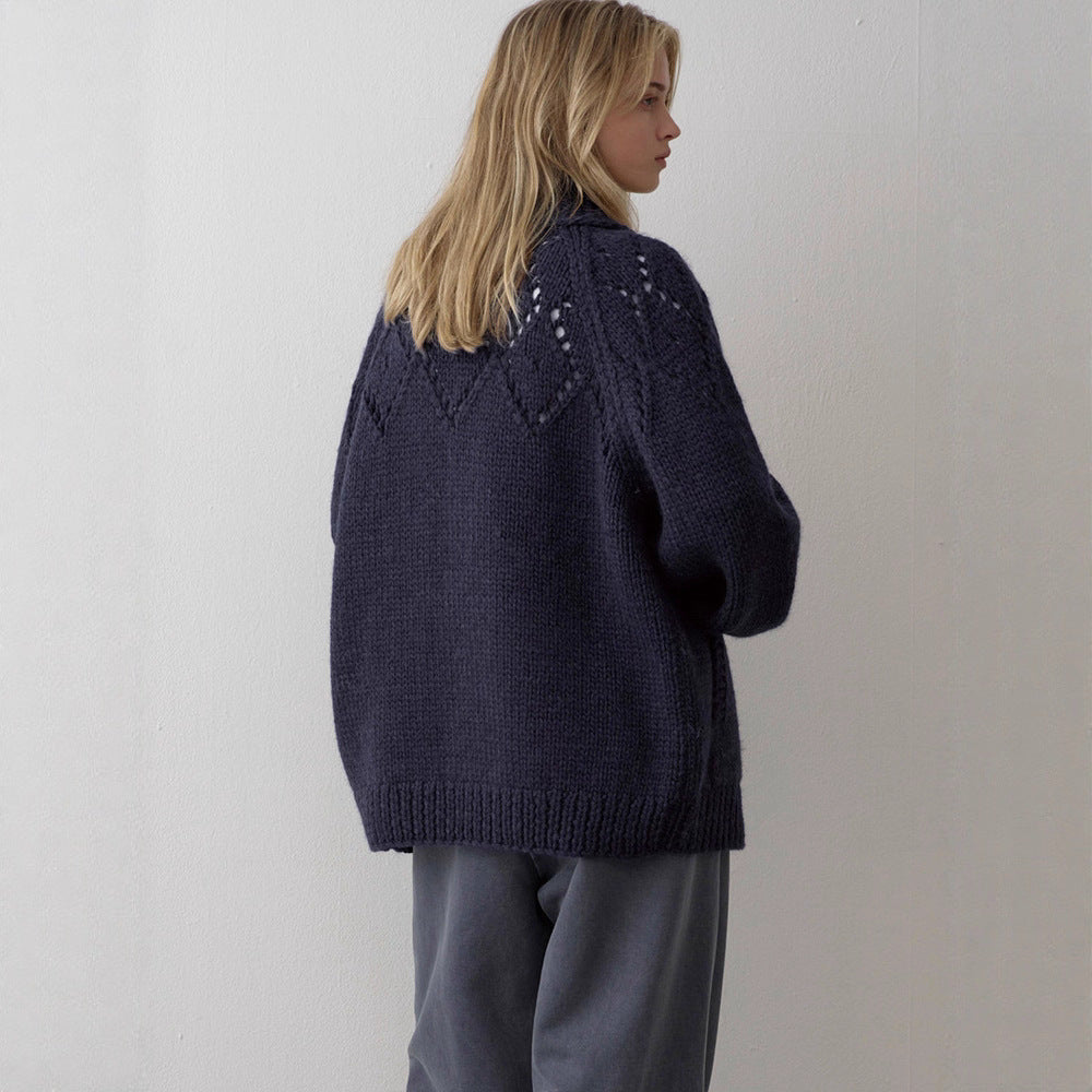 Kvinders chunky strik cardigan med tidløst design og moderne detaljer Stilla