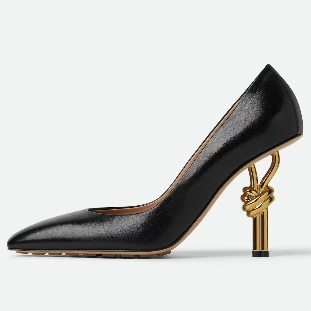 Femme Elegante Spids-Tå Høj-Hæl Pumps med skulpturel gylden accent Stilla