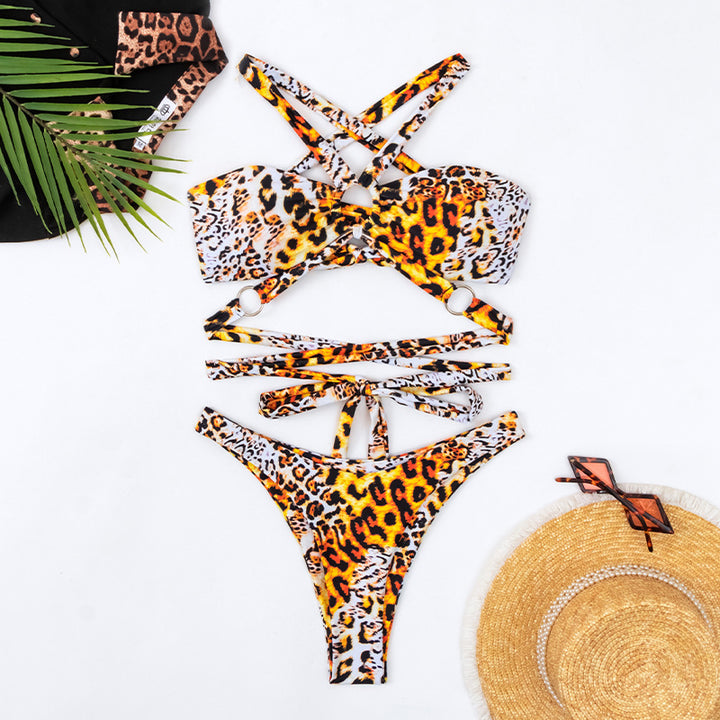 Dame Bandeau-bikini med raffineret snøreskud og gyldne accenter Stilla