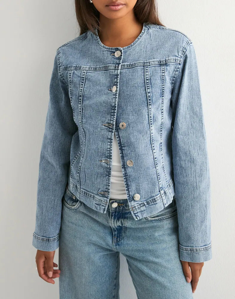 Dame tidløs denimjakke i moderne snit Skovae