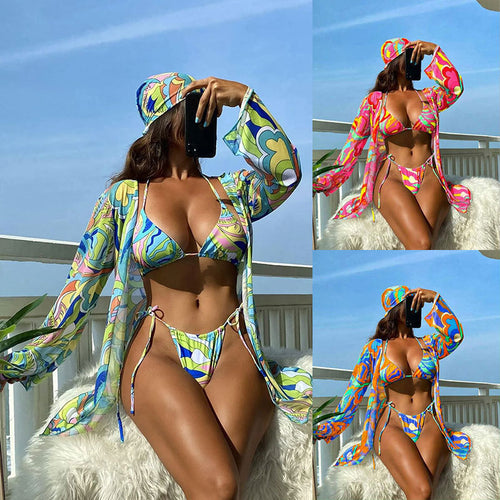 Dame bikiniset med let, gennemsigtig kimono og legende mønster Stilla