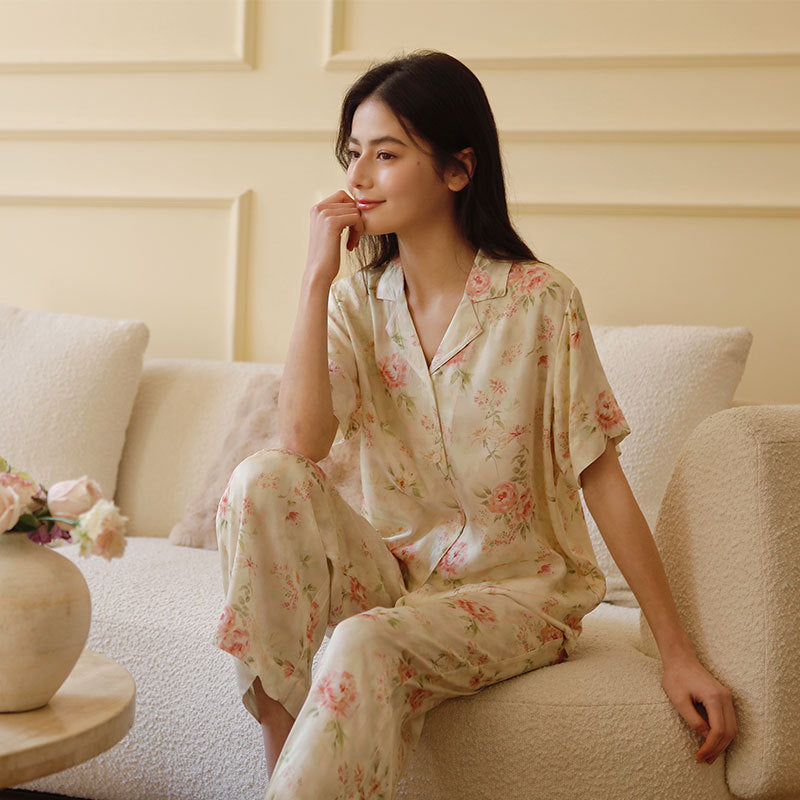 Dame Satin Pyjamas-Sæt med frisk blomsterdesign og elegant snit Stilla