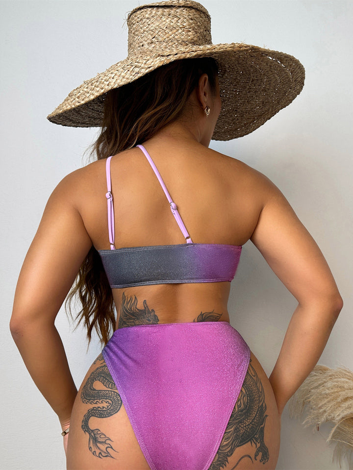 Dame bikini med asymmetrisk design og rynker Skovae