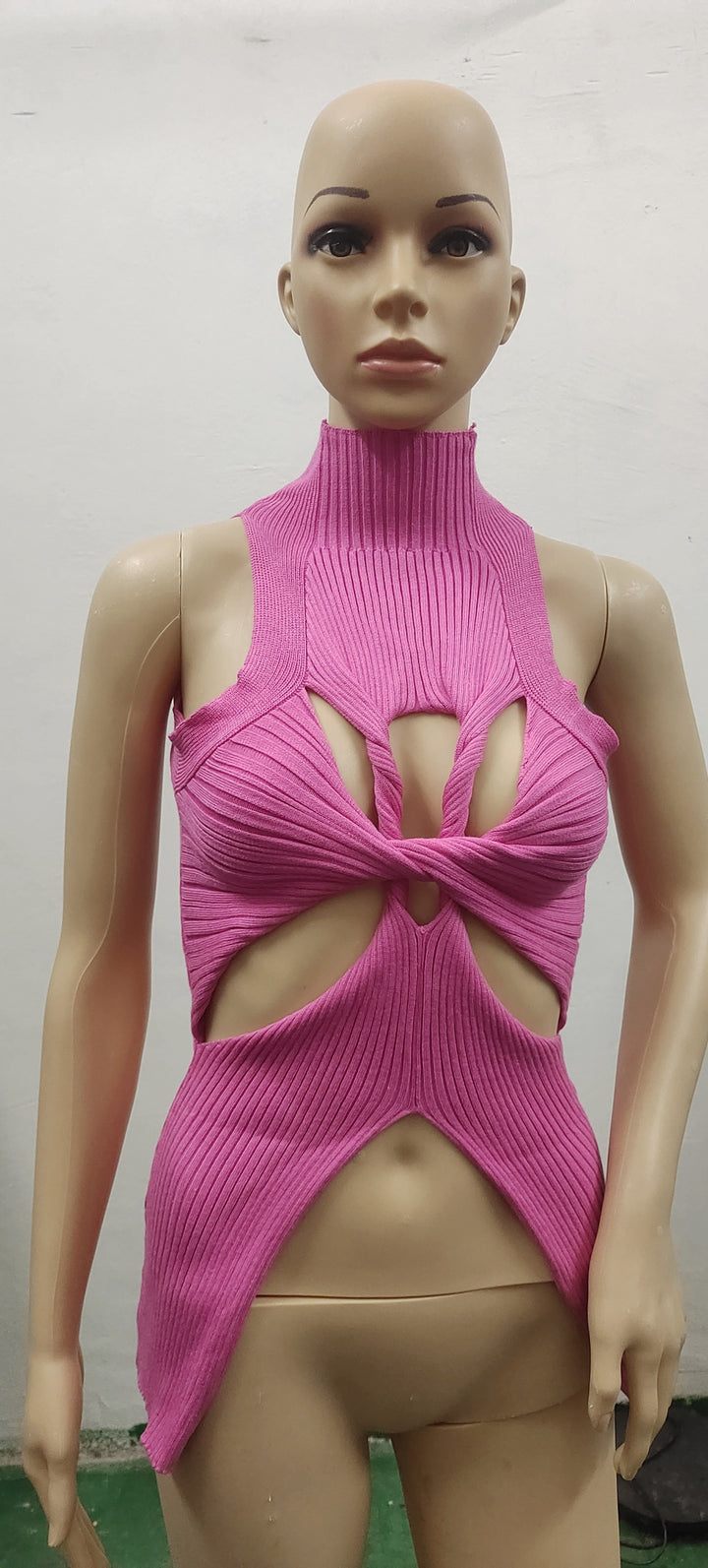 Dame figurtilpasset Cut-Out Top med høj krave Skovae