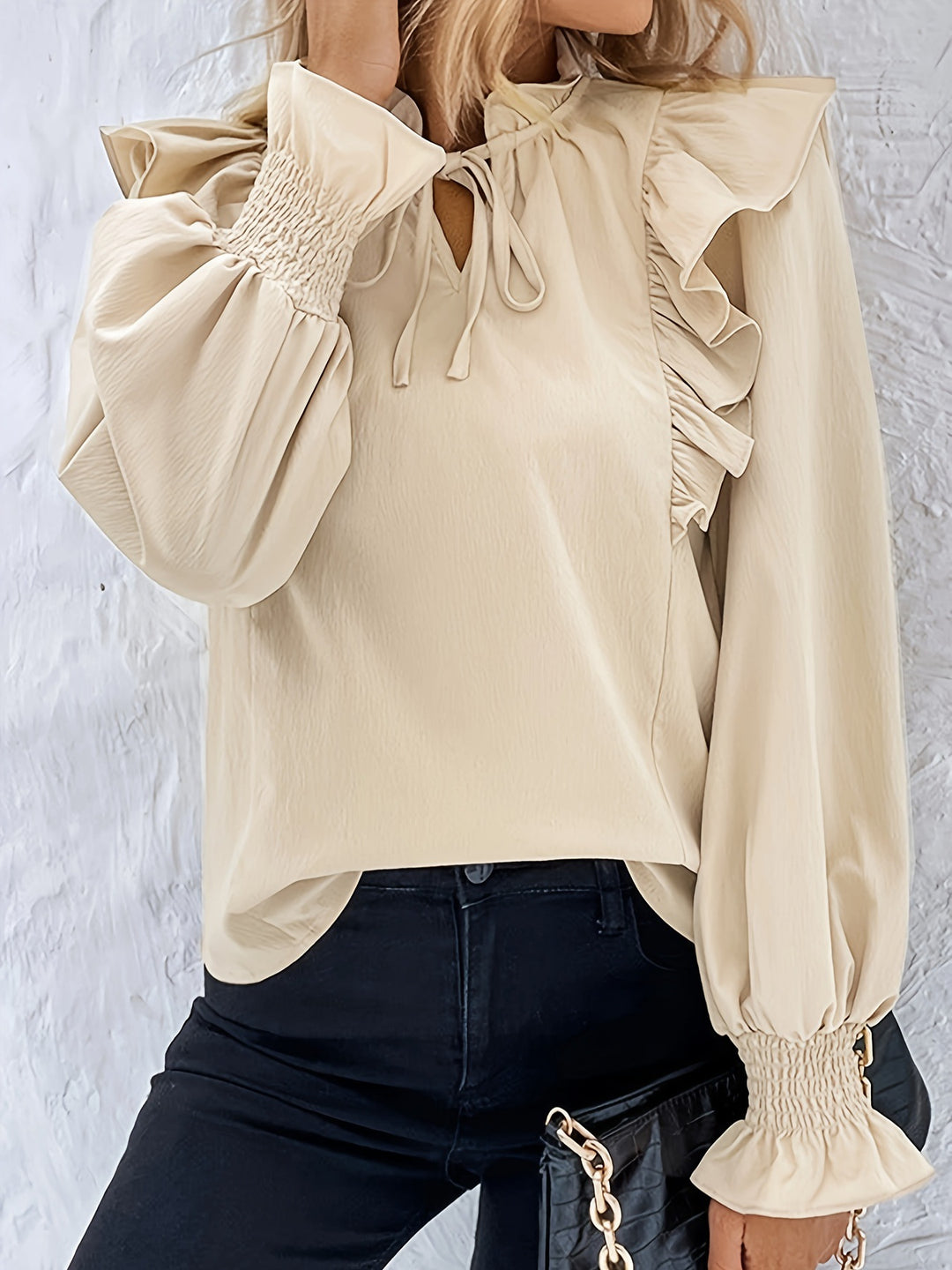 Dame bluse med ruches og let pasform Stilla