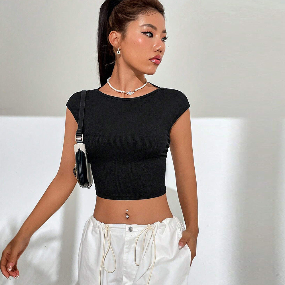 Kvindernes cropped T-shirt med harmonisk ribdesign og trendy rund halsudskæring Stilla