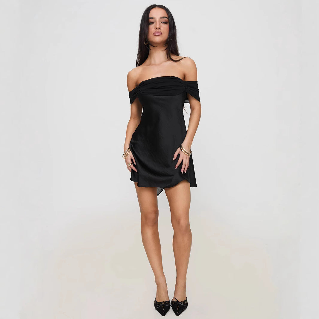 Dame Off-Shoulder Minikjole lavet af flydende materiale Stilla