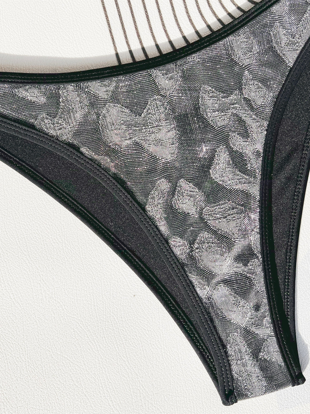 Dame Triangel-Bikini med stilfulde metallic-detaljer Skovae