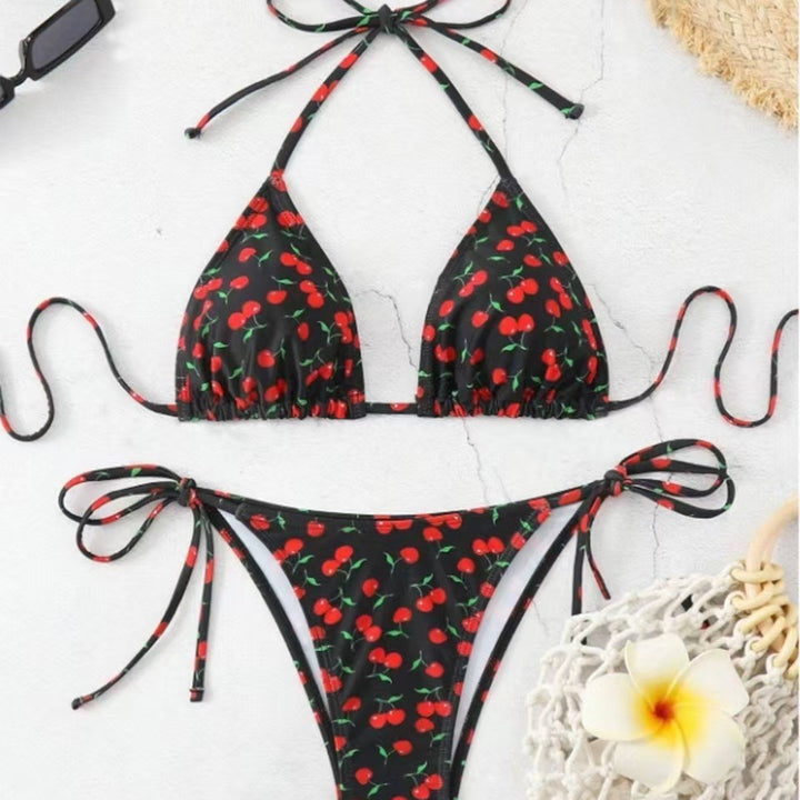 Dame Triangel-Bikini med charmerende kirsemønster og justerbare stropper Stilla