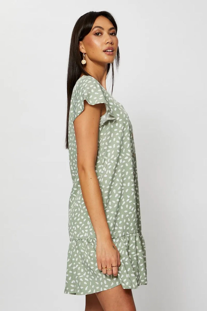 Femme Flouncy Button-Up Sommerkjole med Ruffle Bund Stilla