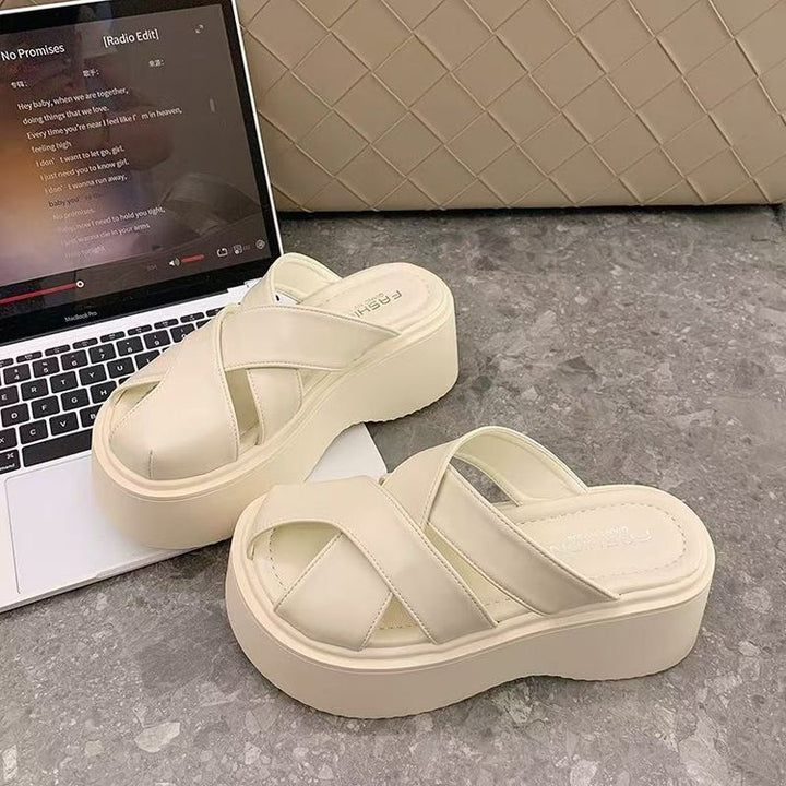 Dame Plateau-sandaler med moderne remdesign og komfortabel sål Stilla