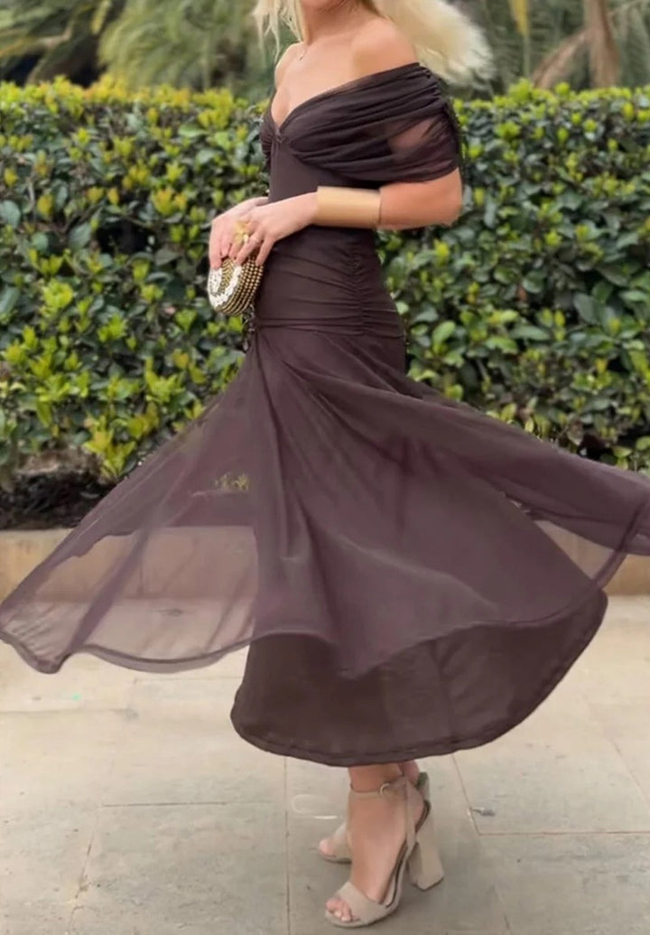 Dame nan flydende aftenkjole med gennemsigtigt chiffon-capelet, V-hals og taljeret drapering Skovae