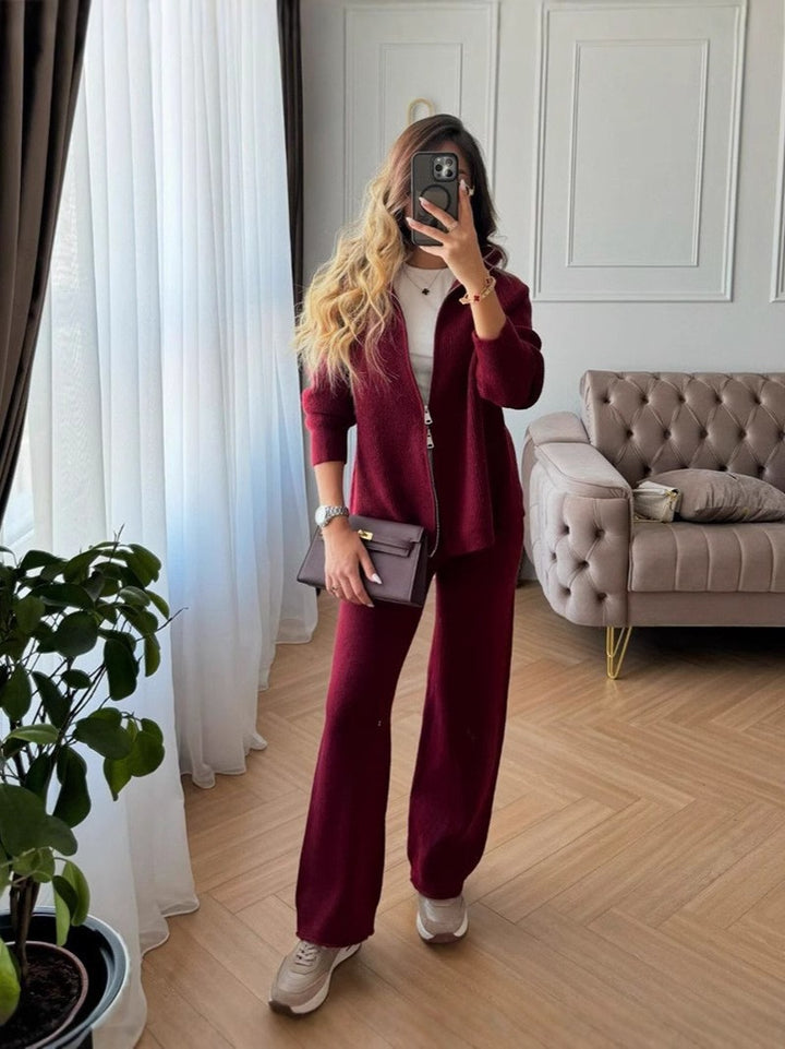 Kvinders elegante cardigan med lynlås og matchende bukser Stilla
