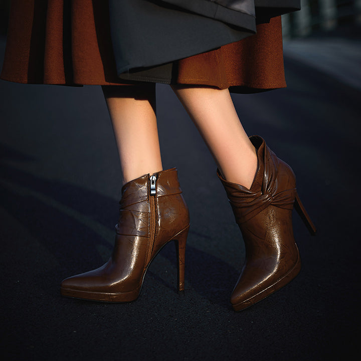 Dame High-Heel Cropped Støvler med dekorativt rynket design Stilla