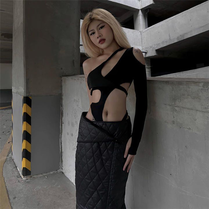 Dame heldragt med asymmetrisk snit og spændende cut-out-design Stilla