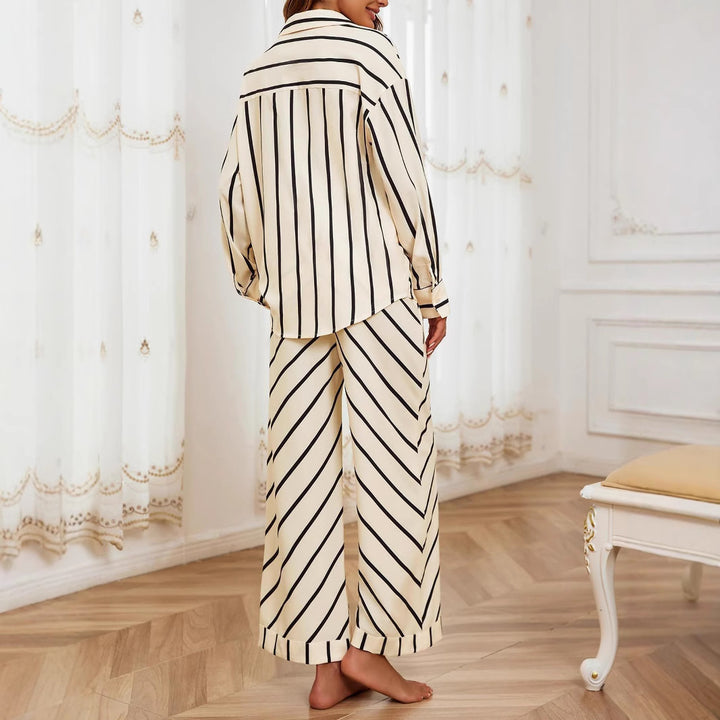 Dame stribet pyjamasæt med let løst fit og elastisk linning Stilla