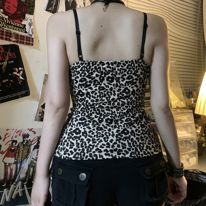 Dame spaghetti-top med elegant spidskant og moderne leopardmønster Skovae