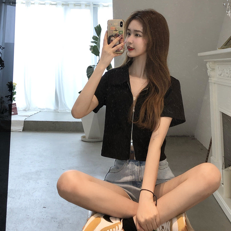 Femme Cropped Zip-Up Bluse med korte ærmer Stilla
