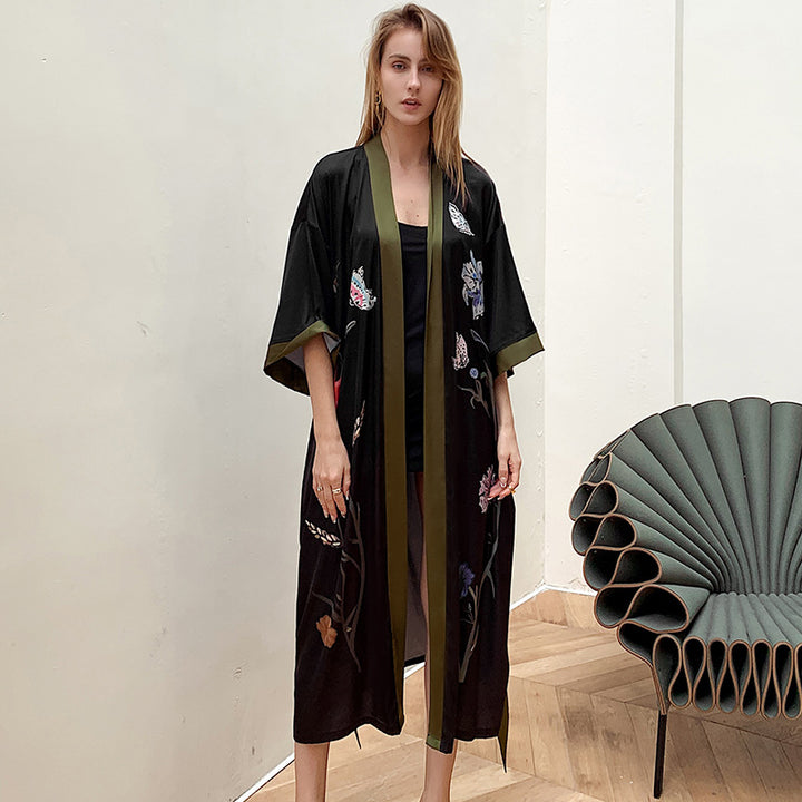 Dame Kimono-Robe med delikat blomsterdesign og flydende snit Stilla