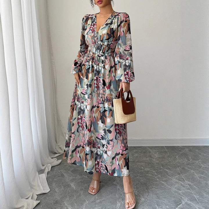 Dame langærmet maxikjole i floral chiffon kvalitet med dyb V-udskæring Stilla