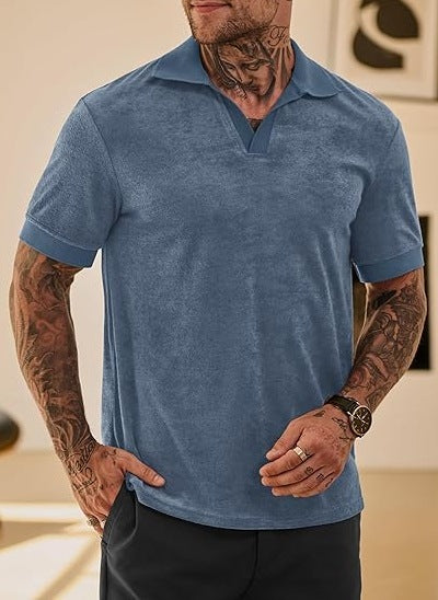 Herre polo shirt lavet af blødt bomuldsblanding med moderne V-halsudskæring Stilla