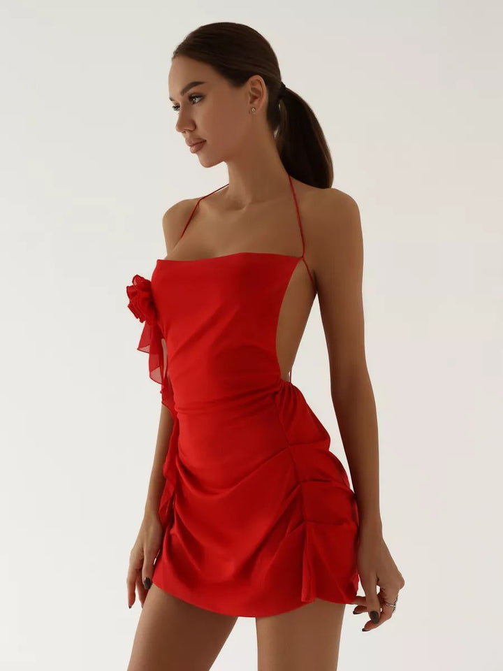 Dame elegant minikjole med asymmetrisk kant og fine ruffle detaljer Stilla