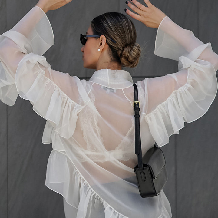 Dame elegant og gennemsigtig kimono lavet af flydende chiffon med flæser Stilla