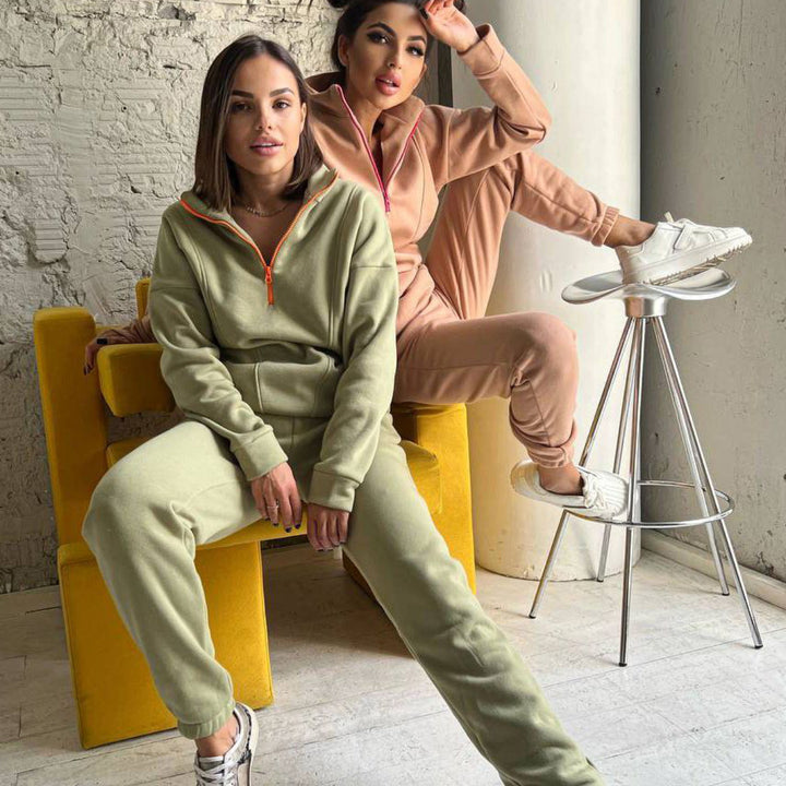 Kvinders sporty zip hoodie og joggerbukser sæt med elastisk talje og praktiske lommer Skovae
