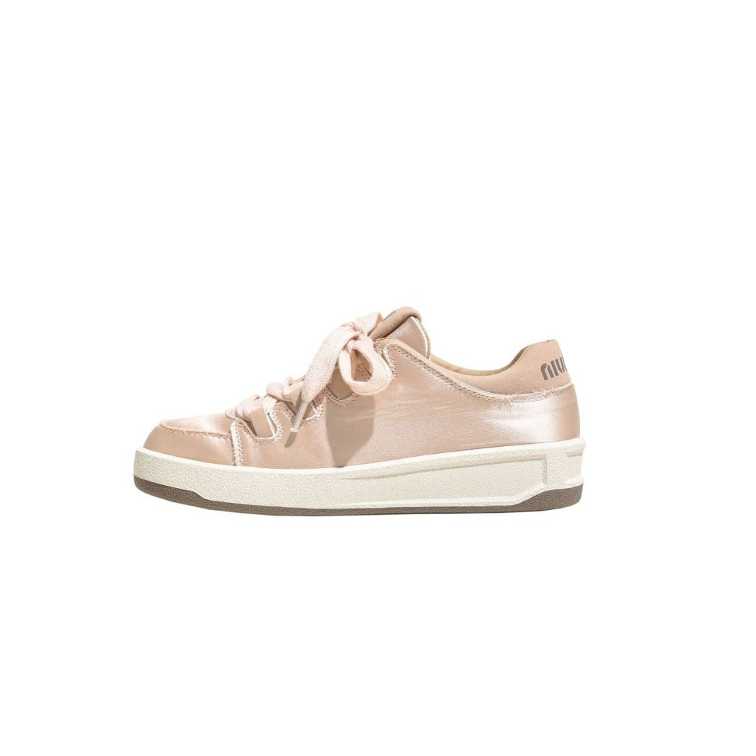 Dame Elegante Sneakers med satineret overflade og behagelig sål Stilla