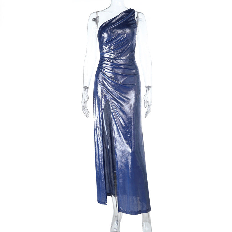 Dame elegant maxikjole med asymmetrisk design og glitrende overmateriale Skovae