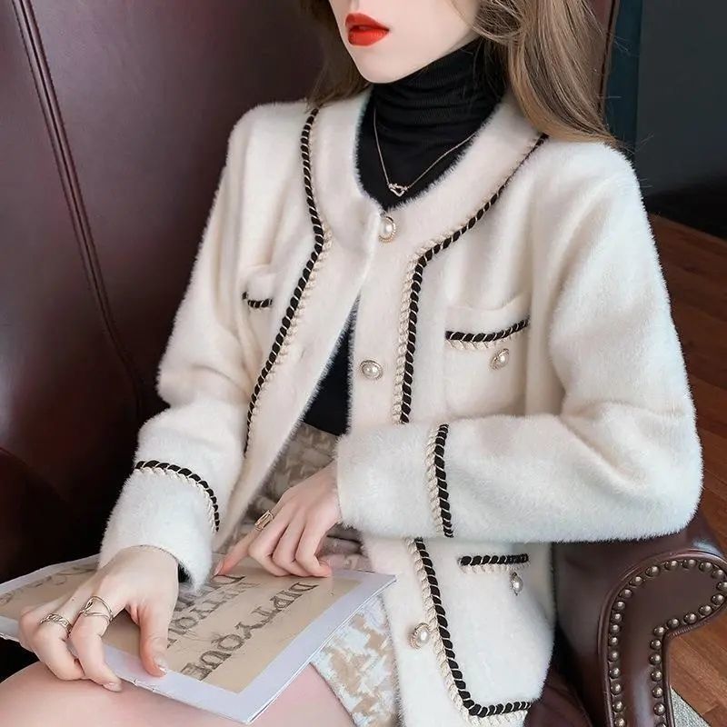 Kvinderne cardigan med fashionable bomuldsblanding og skinnende perleknapper Stilla