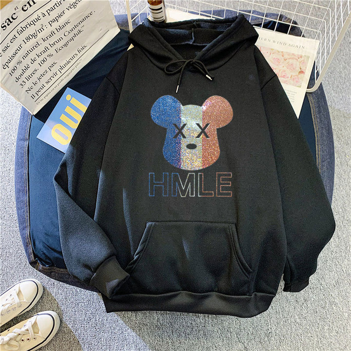 Kvinders hoodie med kunstnerisk bjørnemotiv Skovae