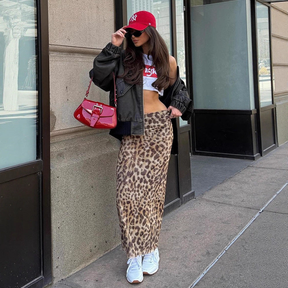 Dame Maxi-skjørt med elegant leopardprint og høj slidse Skovae
